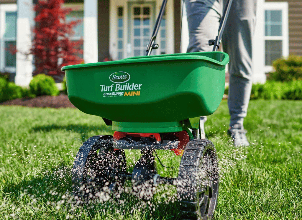 centipede grass fertilizer spreader application
