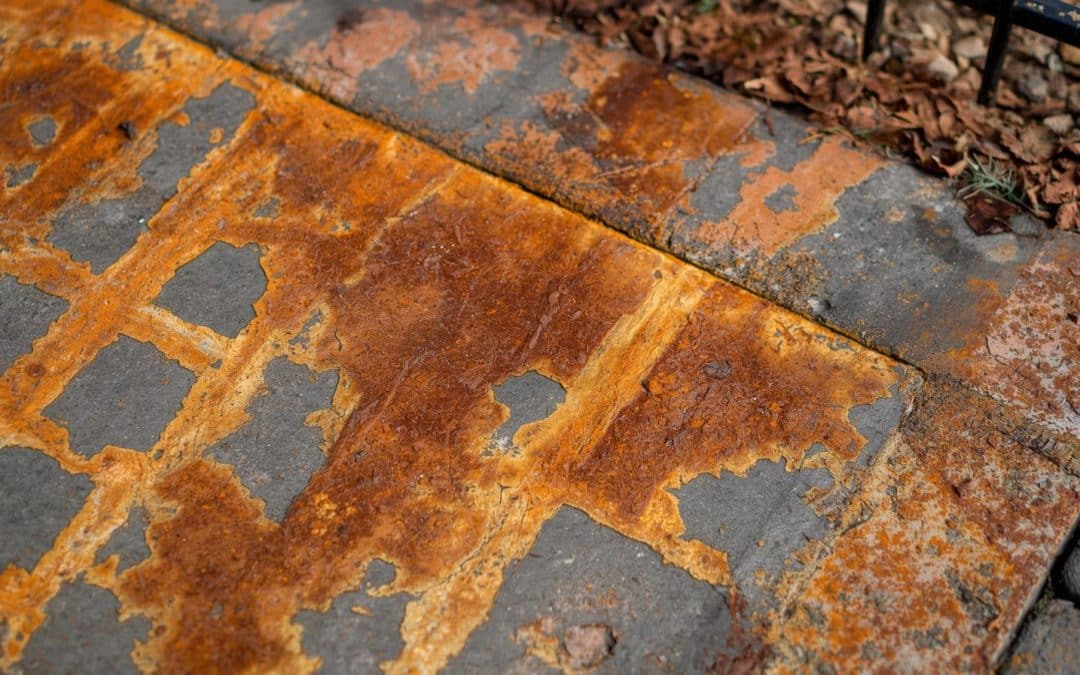 will liquid iron stain concrete driveways and walkways